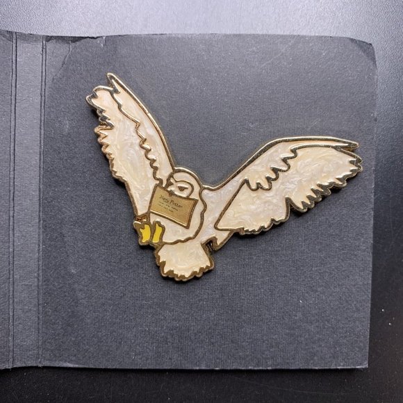 Harry Potter Hedwig Pin Loot Crate Exclusive Enamel Snowy Owl - Picture 2 of 6